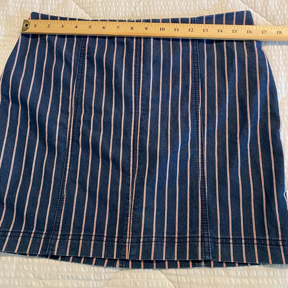Others Follow Red & White Lexi Striped
Denim Mini Skirt L Large - Picture 9 of 11